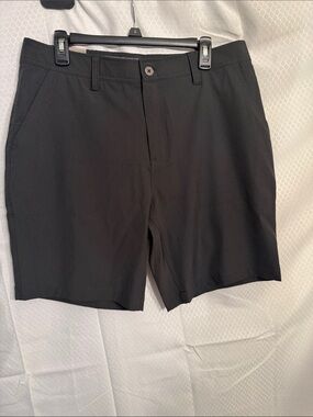 Men”s 32 cool performance shorts size 34